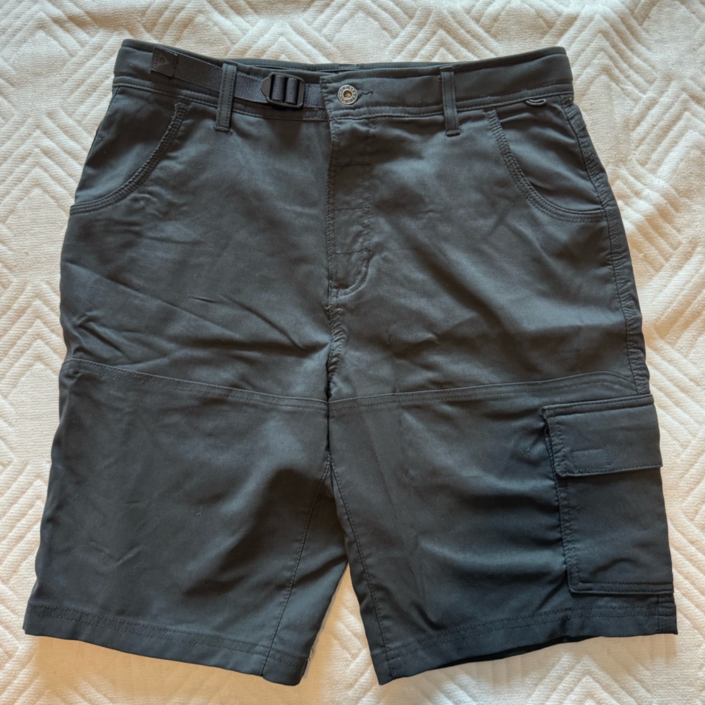Gerry Gray Cargo Shorts Men’s. 32.